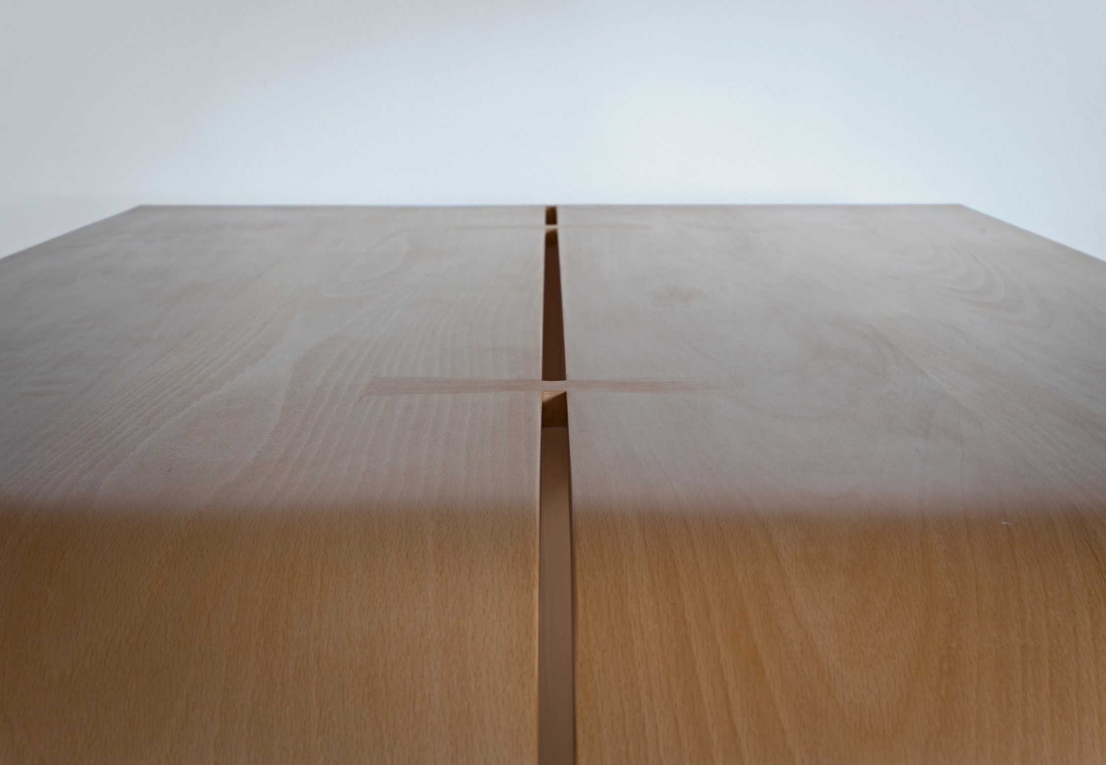Bluff Table, tabletop detail